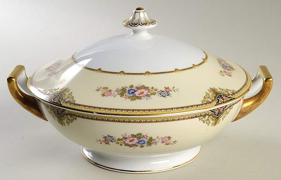 Beatrice Round Covered Vegetable by Meito-1