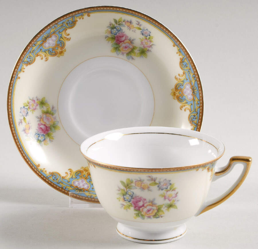 Beauty Footed Cup & Saucer Set by Meito-1