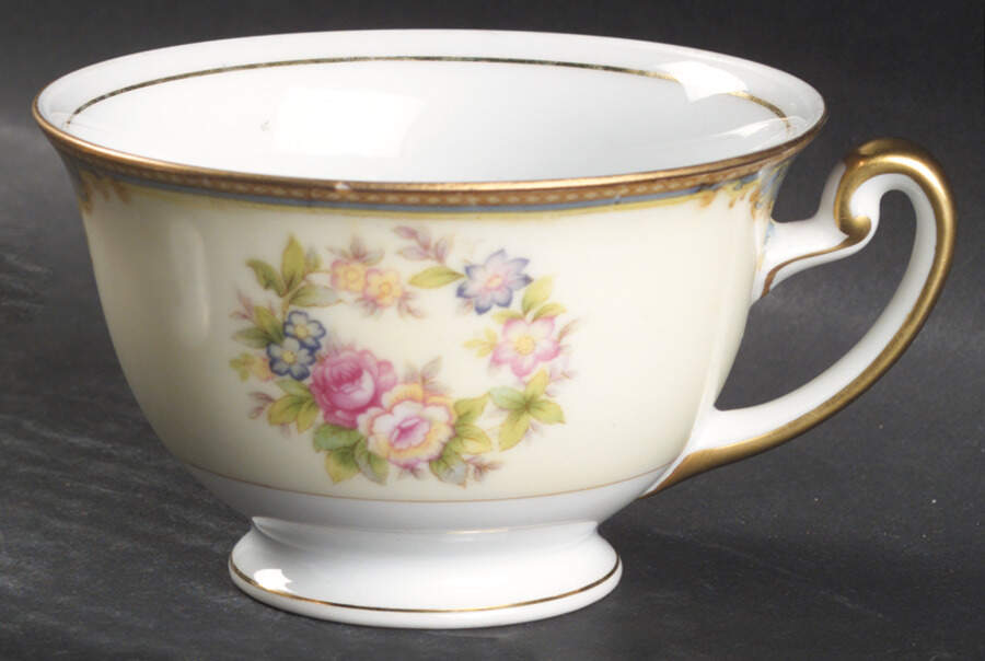 Beauty Footed Cup by Meito-1