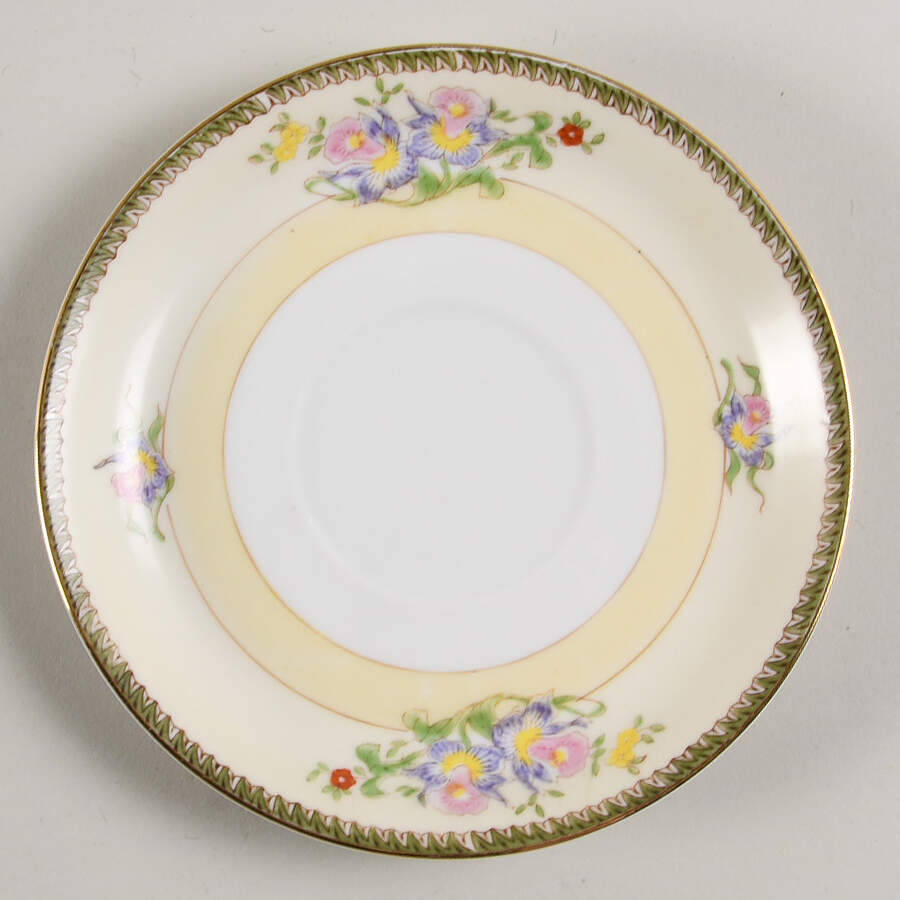Berkshire Saucer by Meito-1