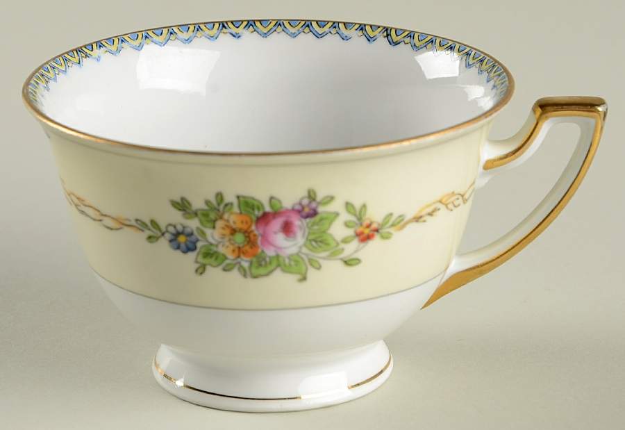 Bouquet (No Floral Center) Footed Cup by Meito-1