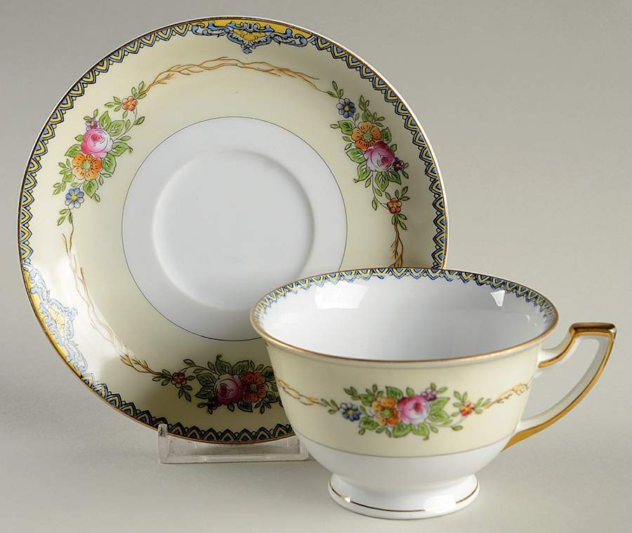 Bouquet (No Floral Center) Footed Cup & Saucer Set by Meito-1