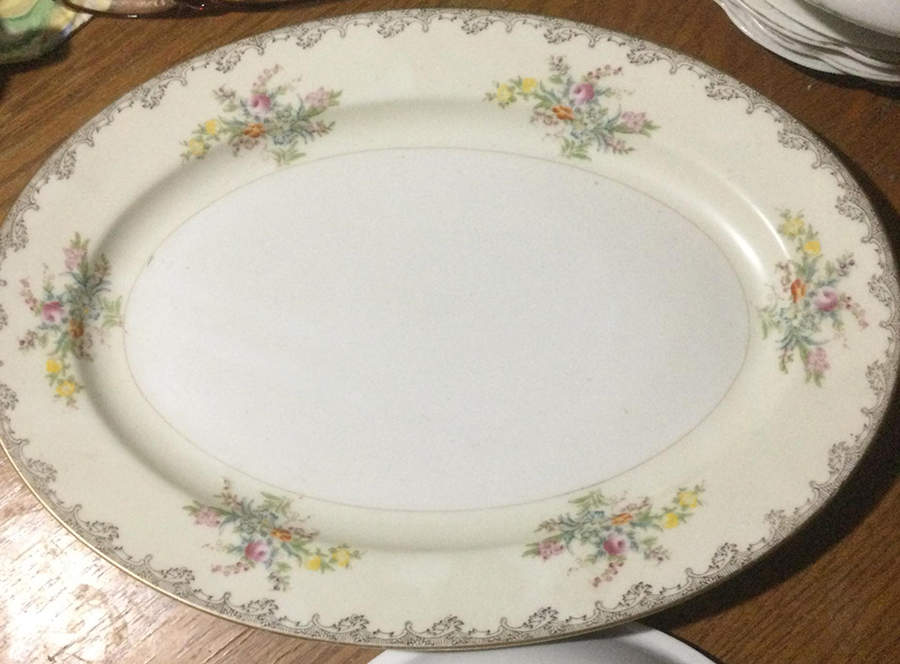 Burbank 13" Oval Serving Platter by Meito-1