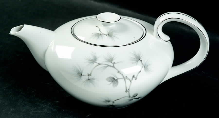 Caroline Pine Teapot & Lid by Meito-1