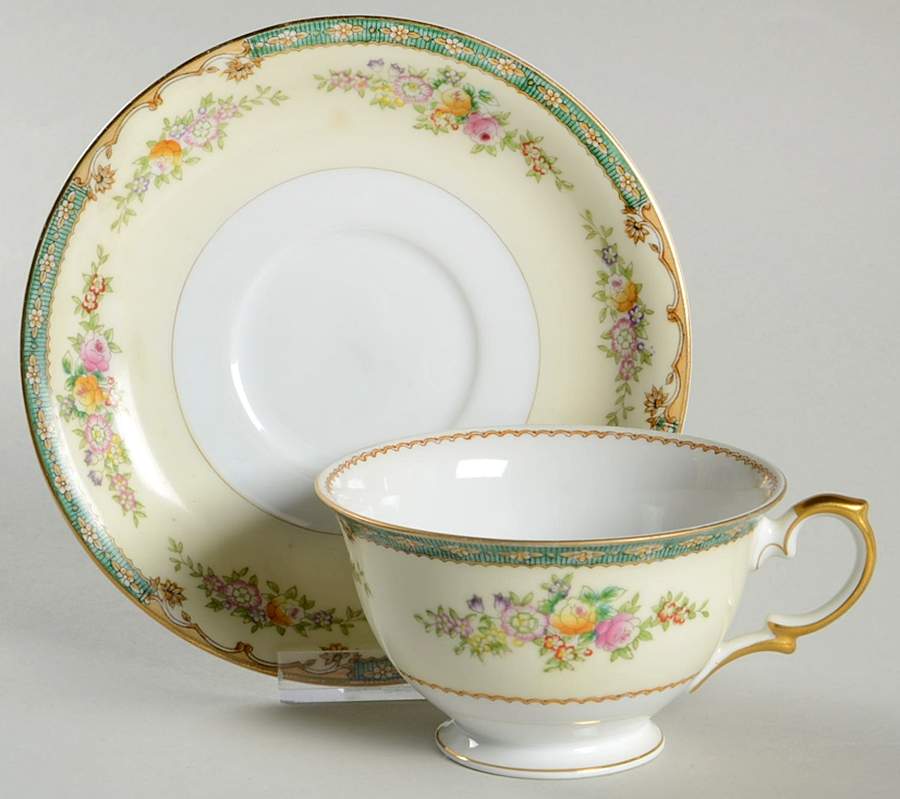 Carolina Footed Cup & Saucer Set by Meito-1