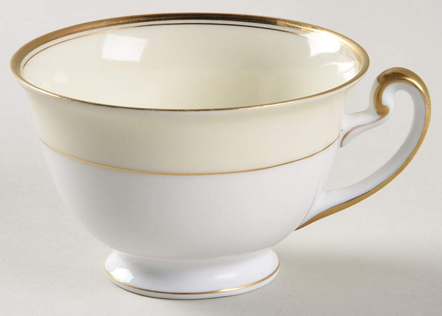 Carlton Footed Cup by Meito-1