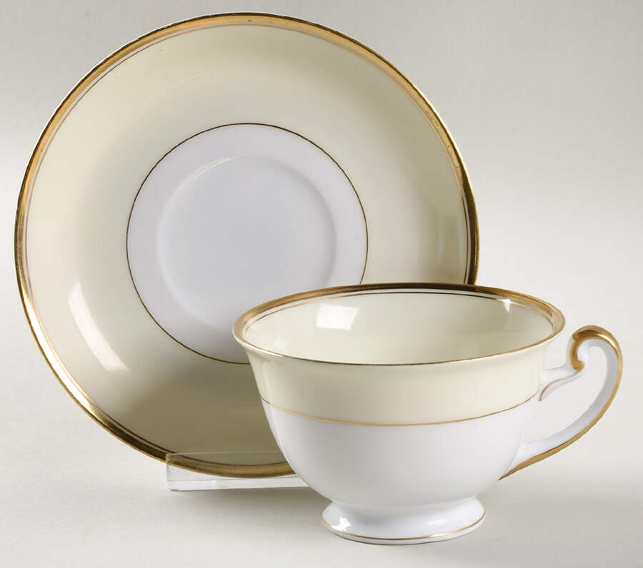 Carlton Footed Cup & Saucer Set by Meito-1