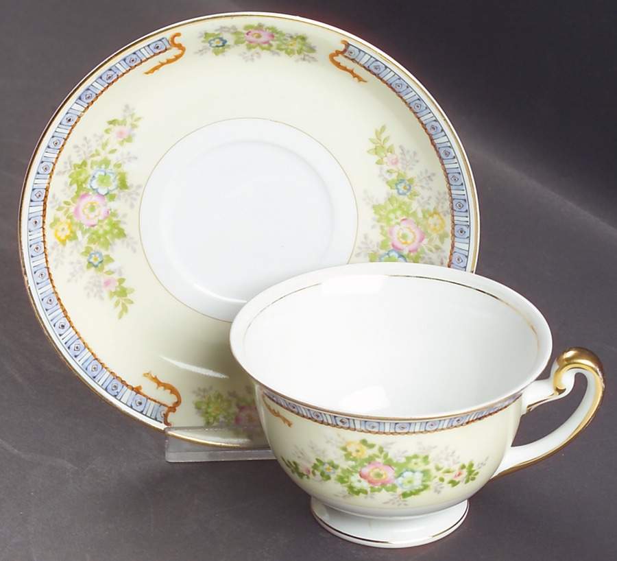 Cecil Footed Cup & Saucer Set by Meito-1