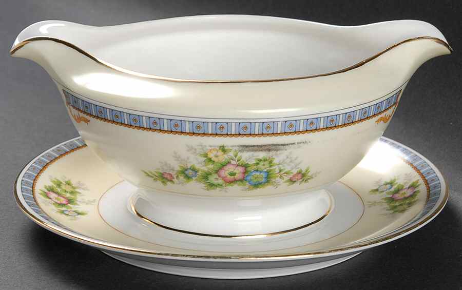 Cecil Round Gravy Boat/Attached Underplate by Meito-1