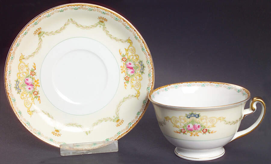 Celeste Footed Cup & Saucer Set by Meito-1