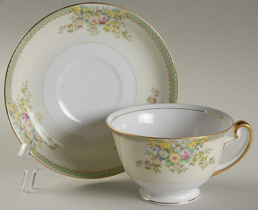 Chace Footed Cup & Saucer Set by Meito-1