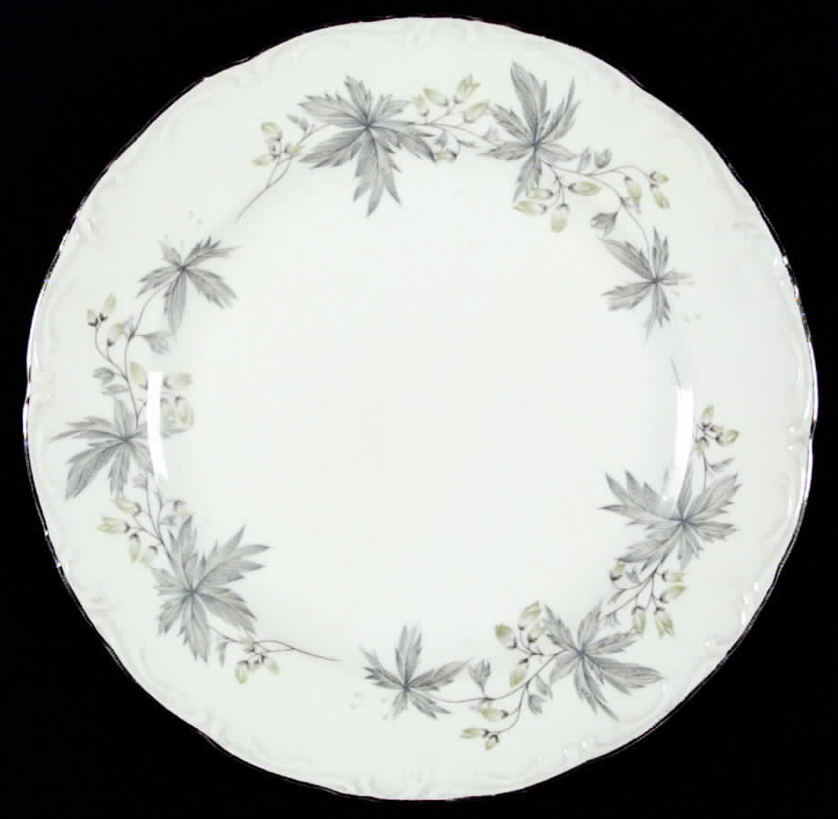 Chantilly Dinner Plate by Meito-1