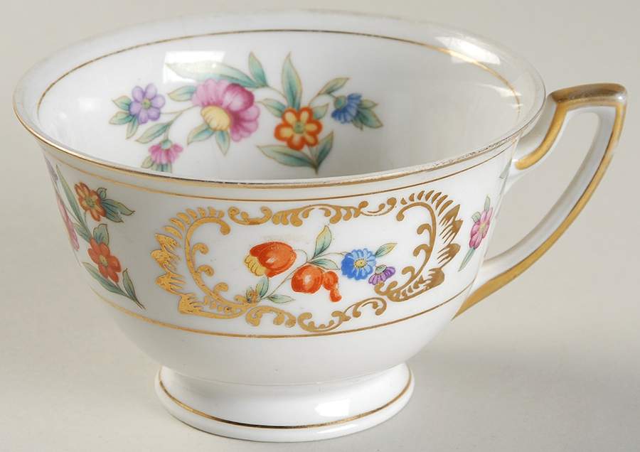 Chandresden Footed Cup by Meito-1