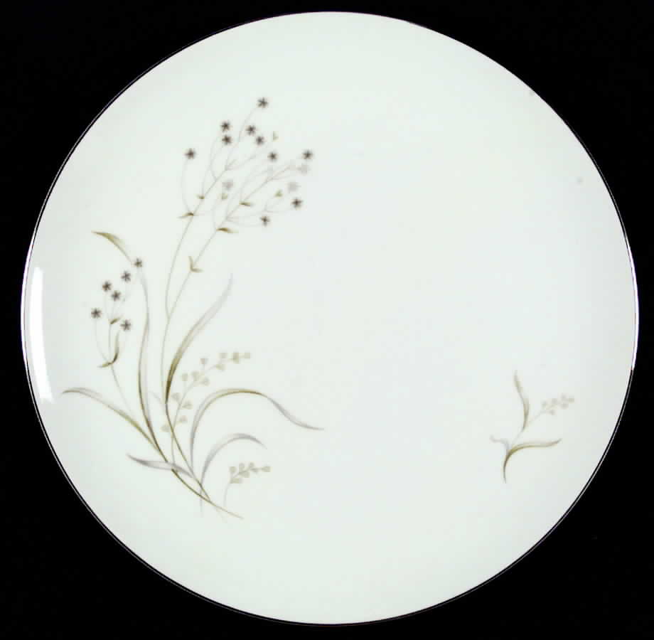 Chantilly Dinner Plate by Meito-1