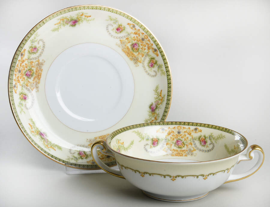 Charm Footed Cream Soup Bowl & Saucer Set by Meito-1