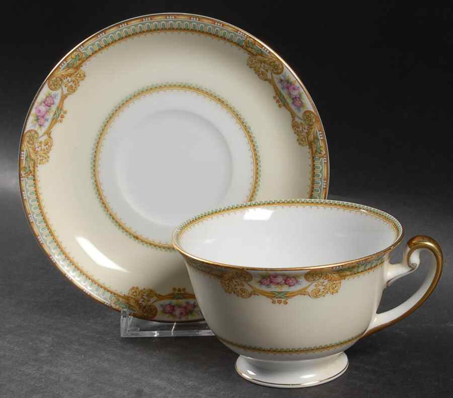 Charlotte Footed Cup & Saucer Set by Meito-1