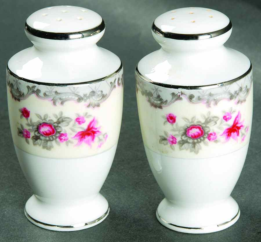 Corsage Salt & Pepper Set by Meito-1