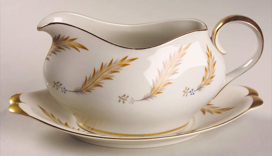 Courtley Gravy Boat & Underplate by Meito-1