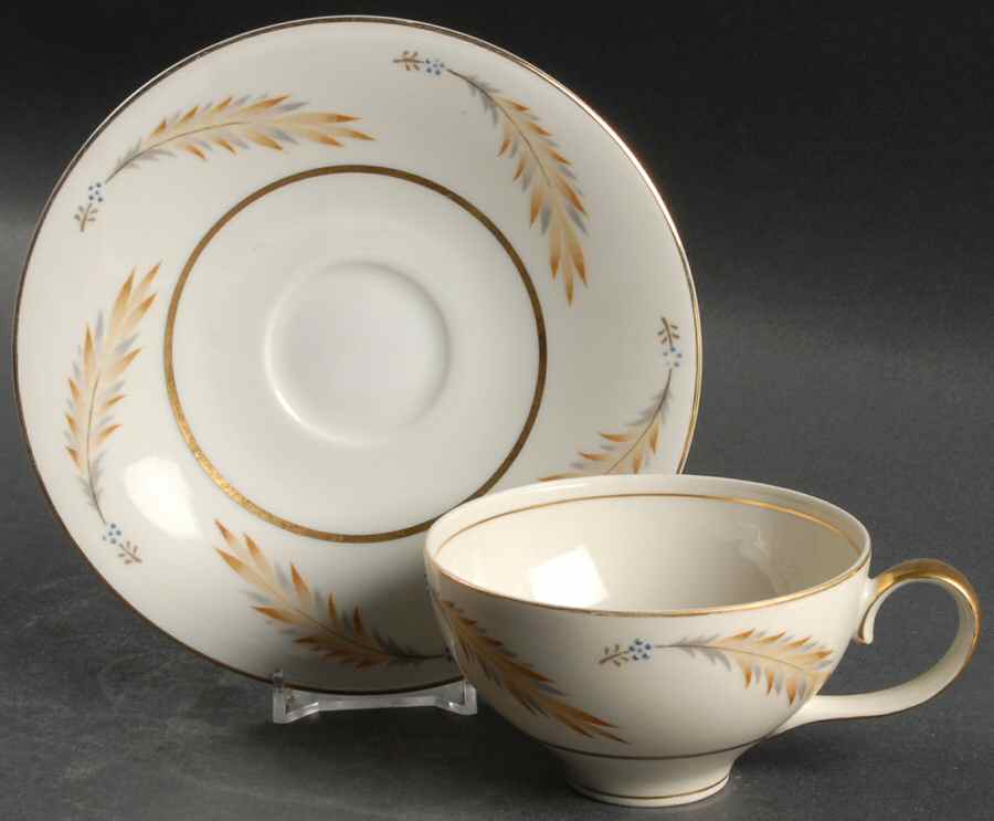 Courtley Flat Cup & Saucer Set by Meito-1