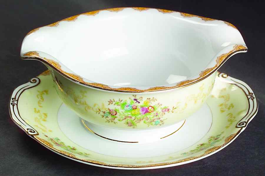 Dalton Gravy Boat with Attached Underplate by Meito-1