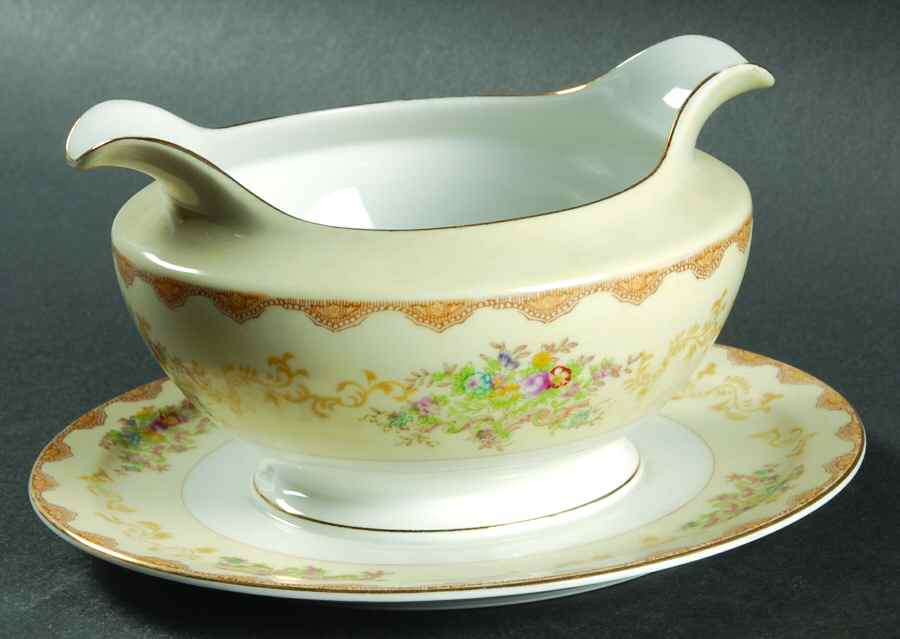 Dalton Gravy Boat with Attached Underplate by Meito-1