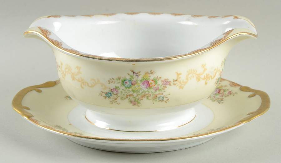Dalton Gravy Boat with Attached Underplate by Meito-1