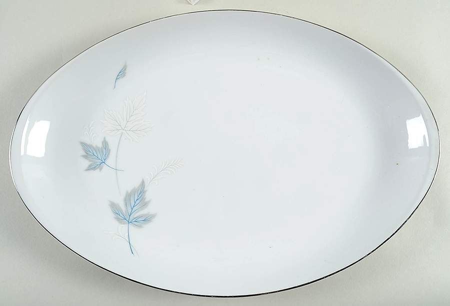 Dawn (Platinum) 16" Oval Serving Platter by Meito-1