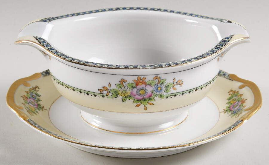 Delano Gravy Boat with Attached Underplate by Meito-1