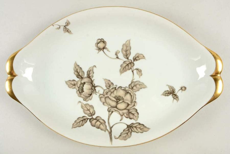 Desert Rose 17" Oval Serving Platter by Meito-1