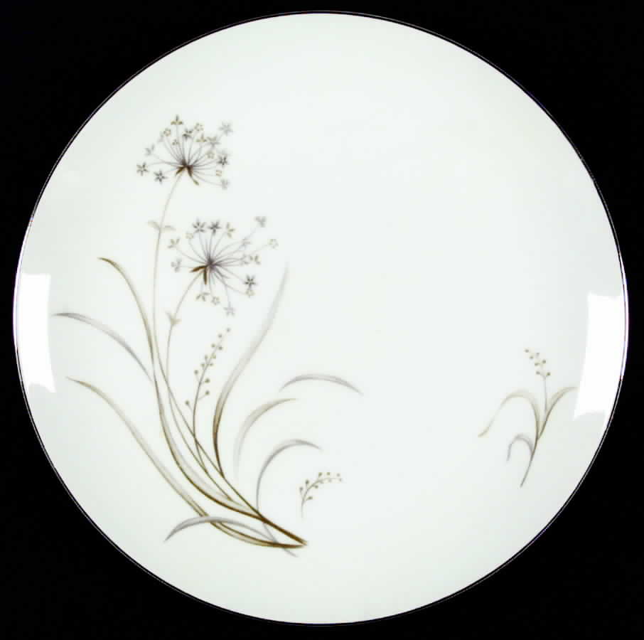 Dolores Dinner Plate by Meito-1