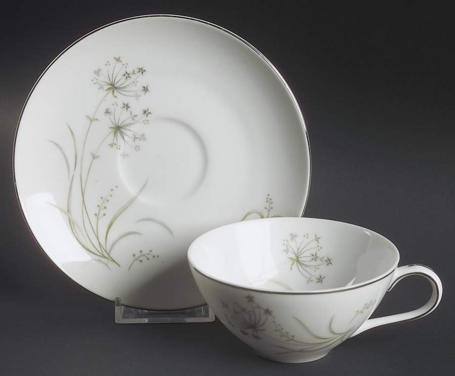 Dolores Flat Cup & Saucer Set by Meito-1