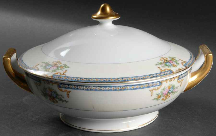 Dolores (Gold Trim) Round Covered Vegetable by Meito-1