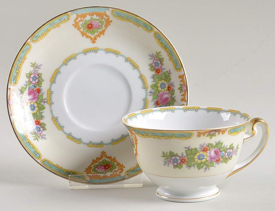 Dublin (Floral Sprays) Footed Cup & Saucer Set by Meito-1