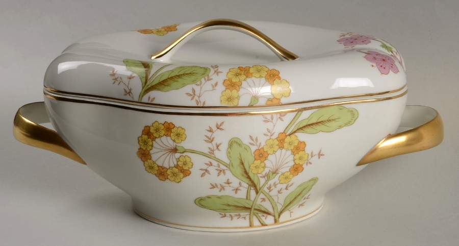 Fairfield  Round Covered Vegetable by Meito-1