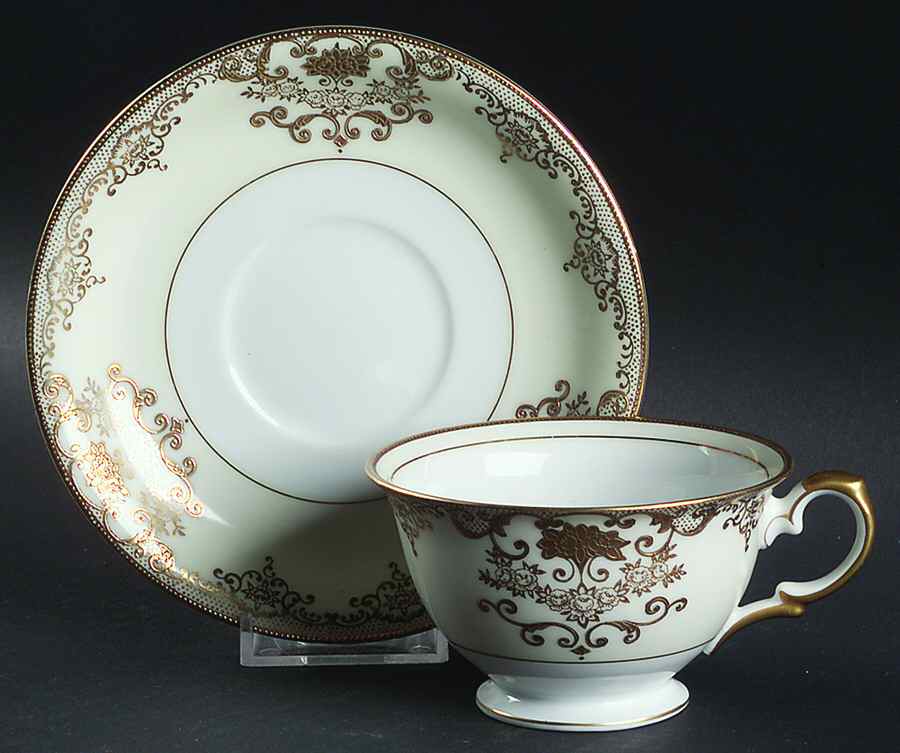 Goldwyn Footed Cup & Saucer Set by Meito-1