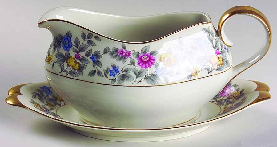 Grayson Gravy Boat & Underplate by Meito-1