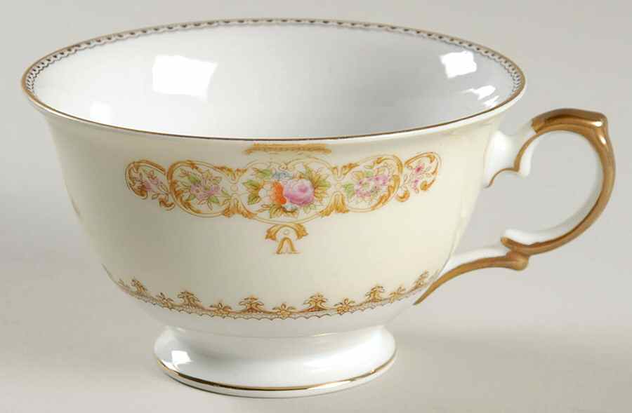 Hastings Footed Cup by Meito-1