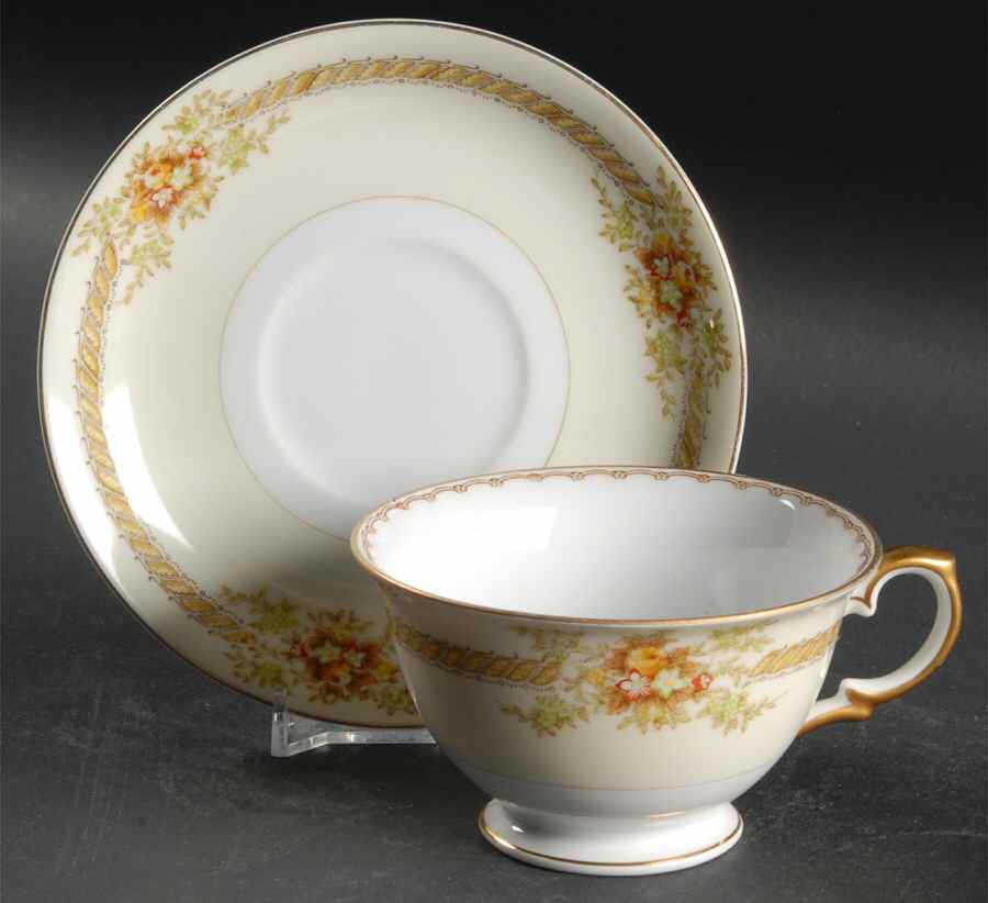 Irving Footed Cup & Saucer Set by Meito-1