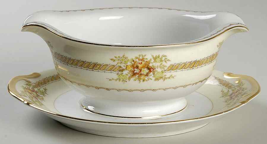 Irving Gravy Boat with Attached Underplate by Meito-1