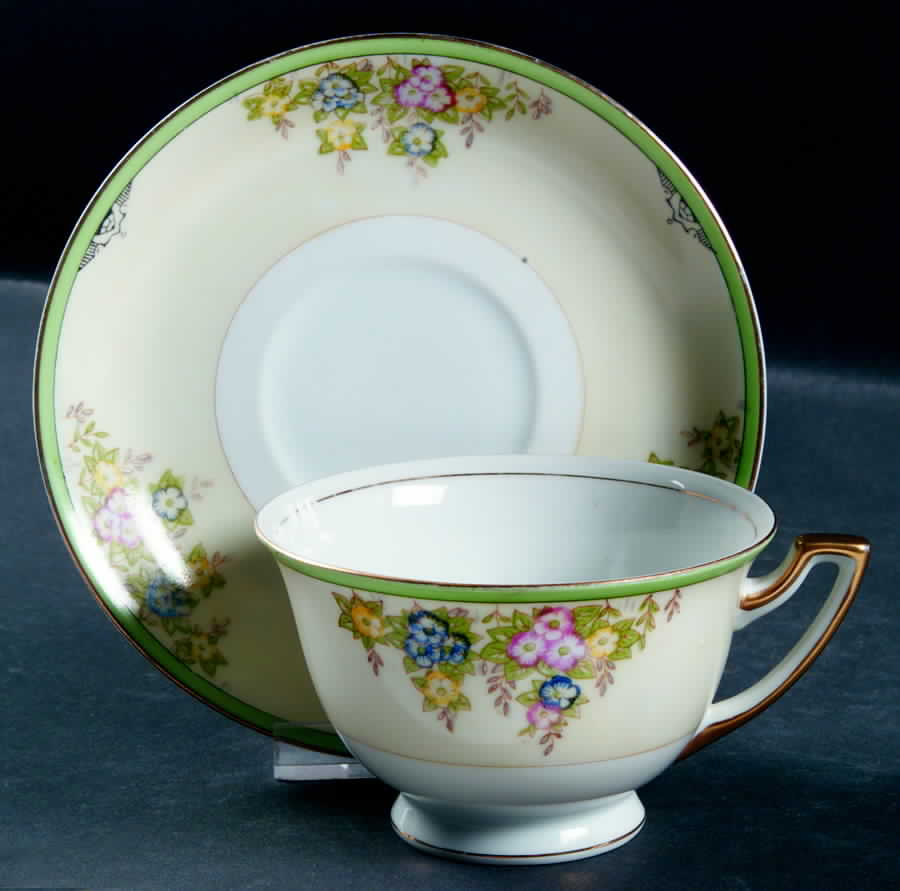 Isabella Footed Cup & Saucer Set by Meito-1
