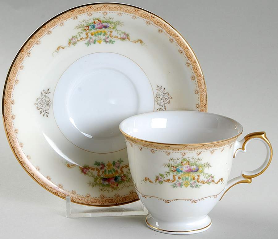 Jewel Footed Demitasse Cup & Saucer Set by Meito-1