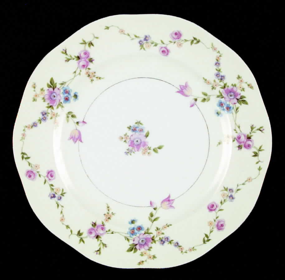 Juliet Dinner Plate by Meito-1
