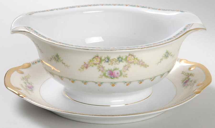 Laurel Gravy Boat with Attached Underplate by Meito-1