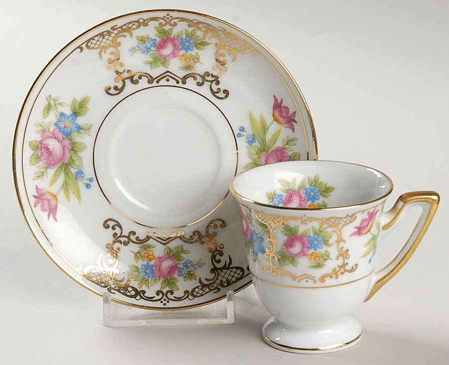 Lee Dresden Footed Demitasse Cup & Saucer Set by Meito-1