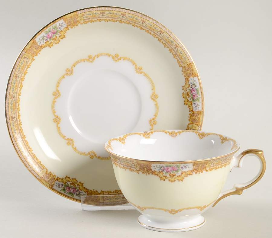 Leonora Footed Cup & Saucer Set by Meito-1