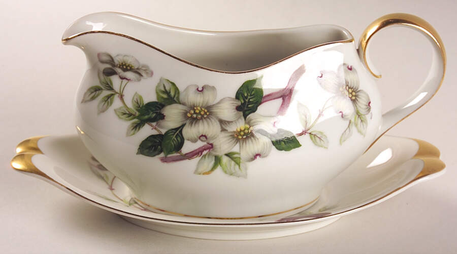 Livonia  Gravy Boat & Underplate by Meito-1