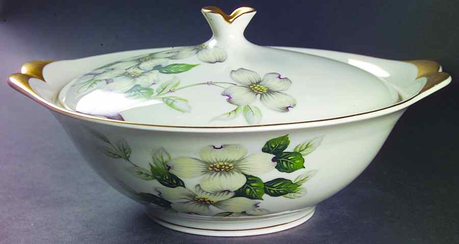 Livonia  Round Covered Vegetable by Meito-1
