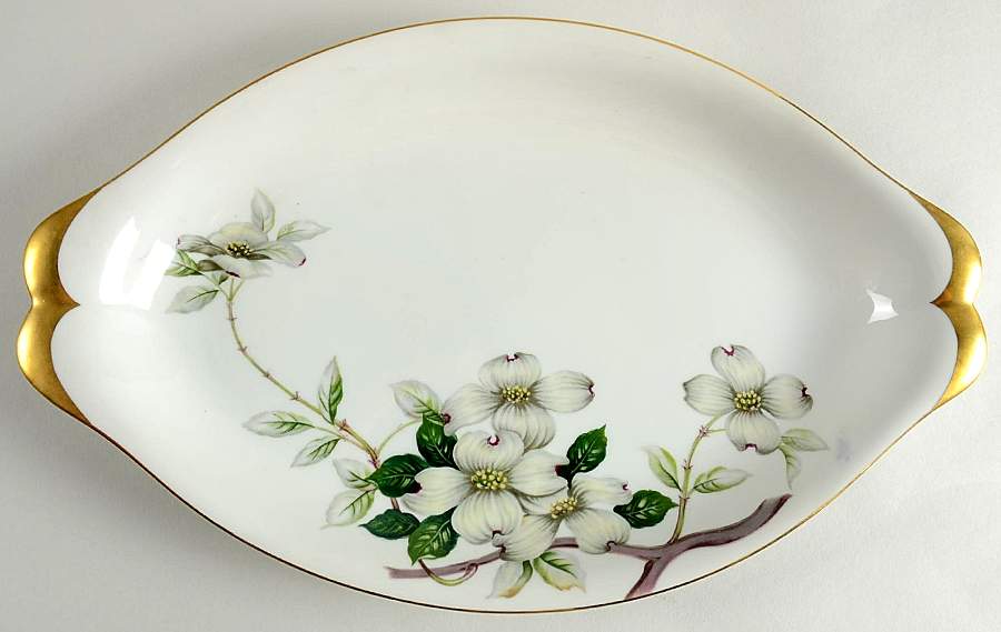 Livonia (White Background) 15" Oval Serving Platter by Meito-1