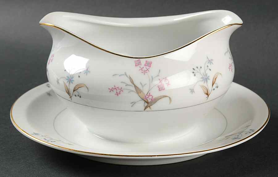 Lucille Gravy Boat with Attached Underplate by Meito-1