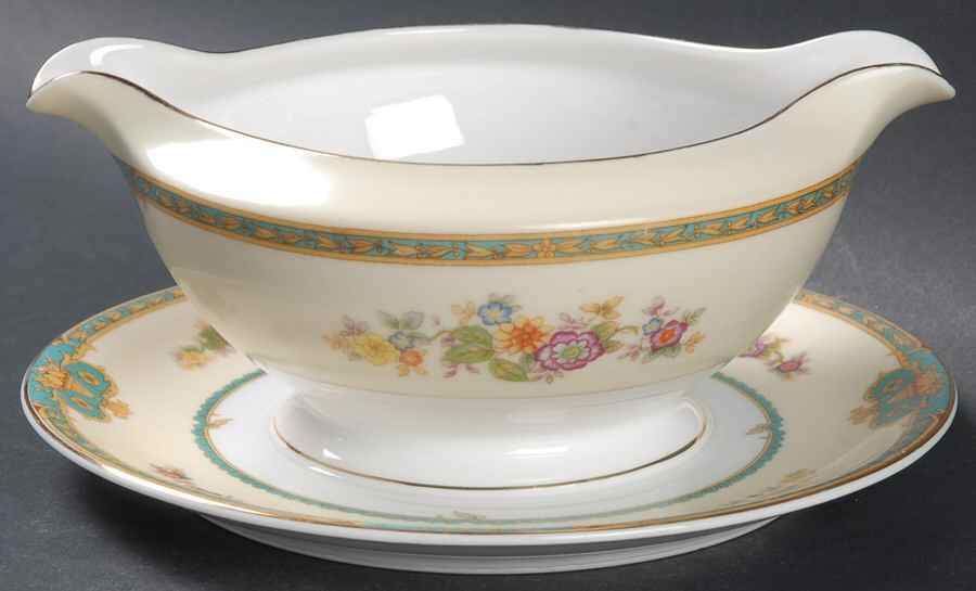 Madrid Gravy Boat with Attached Underplate by Meito-1